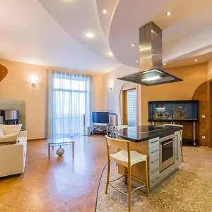 Апартаменты 3-room On Khreshchatyk. Building With Star, Киев